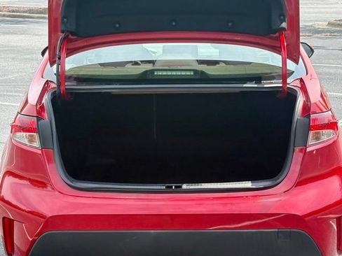 Used 2020 Toyota Corolla LE FWD image 17