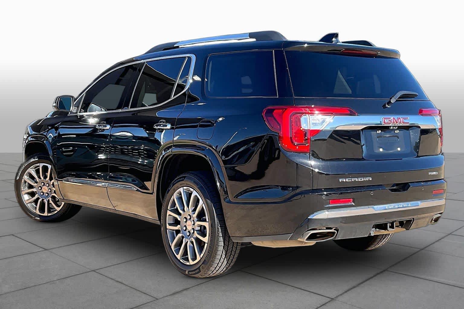 Used 2023 GMC Acadia Denali w/ Denali Ultimate Package AWD/4WD image 13