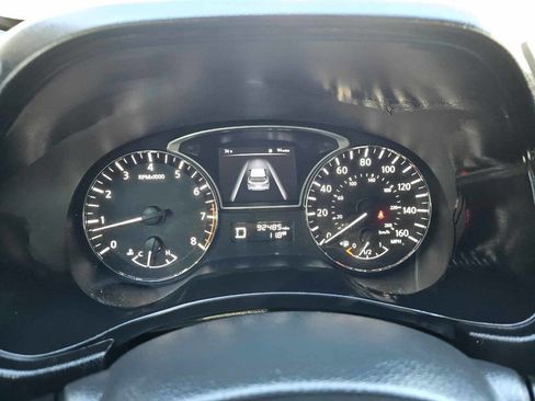 Used 2015 Nissan Pathfinder SV image 11