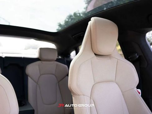 Used 2020 Porsche Taycan AWD/4WD image 18
