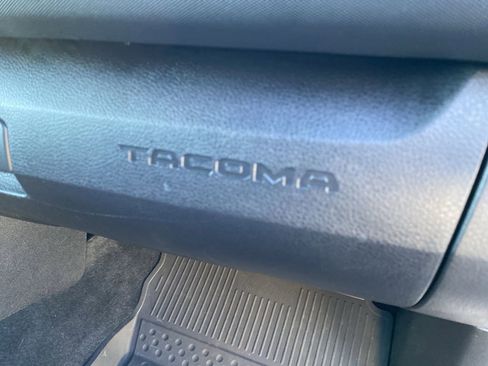 Used 2023 Toyota Tacoma TRD Off-Road image 43