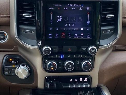 Used 2019 RAM 1500 Laramie AWD/4WD image 10