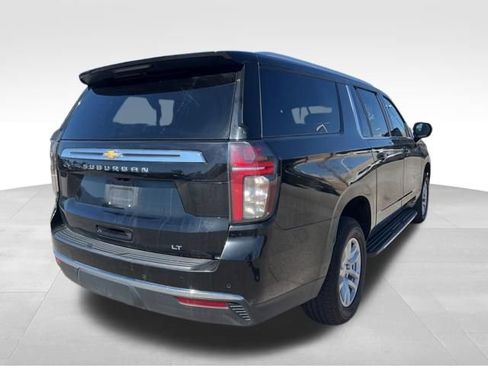 Used 2024 Chevrolet Suburban LT image 5