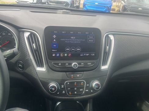 Used 2025 Chevrolet Malibu LT w/ Midnight Edition image 12