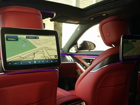 Used 2025 Mercedes-Benz S 63 AMG S image 24