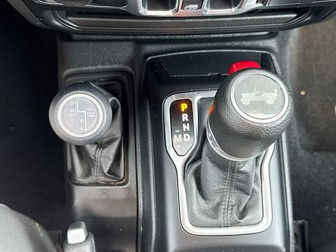 Certified 2023 Jeep Wrangler Unlimited AWD/4WD image 18