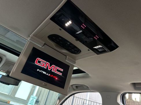 Used 2019 GMC Yukon XL SLT w/ Premium Edition image 36