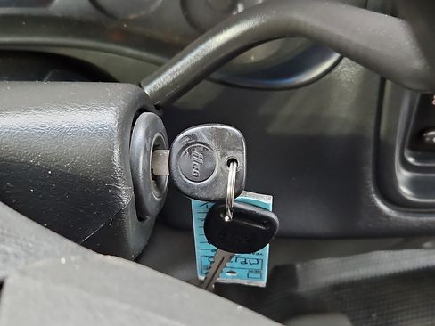 Used 2006 Chevrolet Silverado 2500 W/T image 16