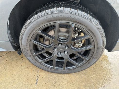 Used 2021 Ford Edge ST image 30