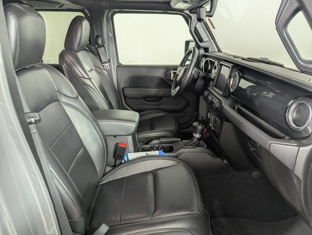Used 2023 Jeep Wrangler Unlimited Sahara AWD/4WD image 31