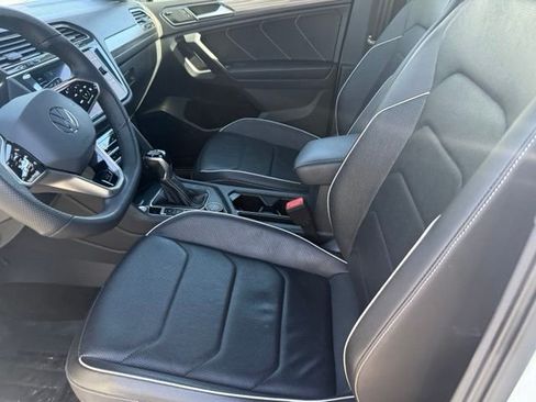 Used 2022 Volkswagen Tiguan SEL R-Line AWD/4WD image 11