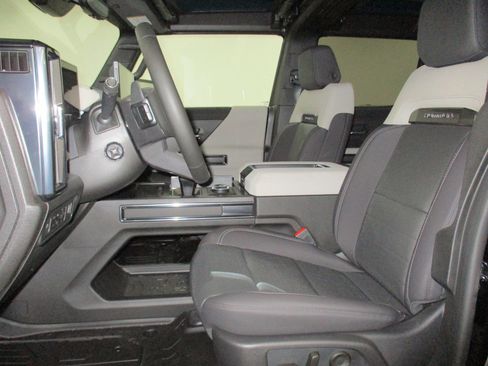 New 2026 GMC Hummer EV 2X w/ LPO, Dark Essentials Package image 16