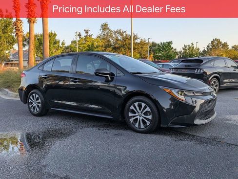 Certified 2021 Toyota Corolla LE FWD image 2