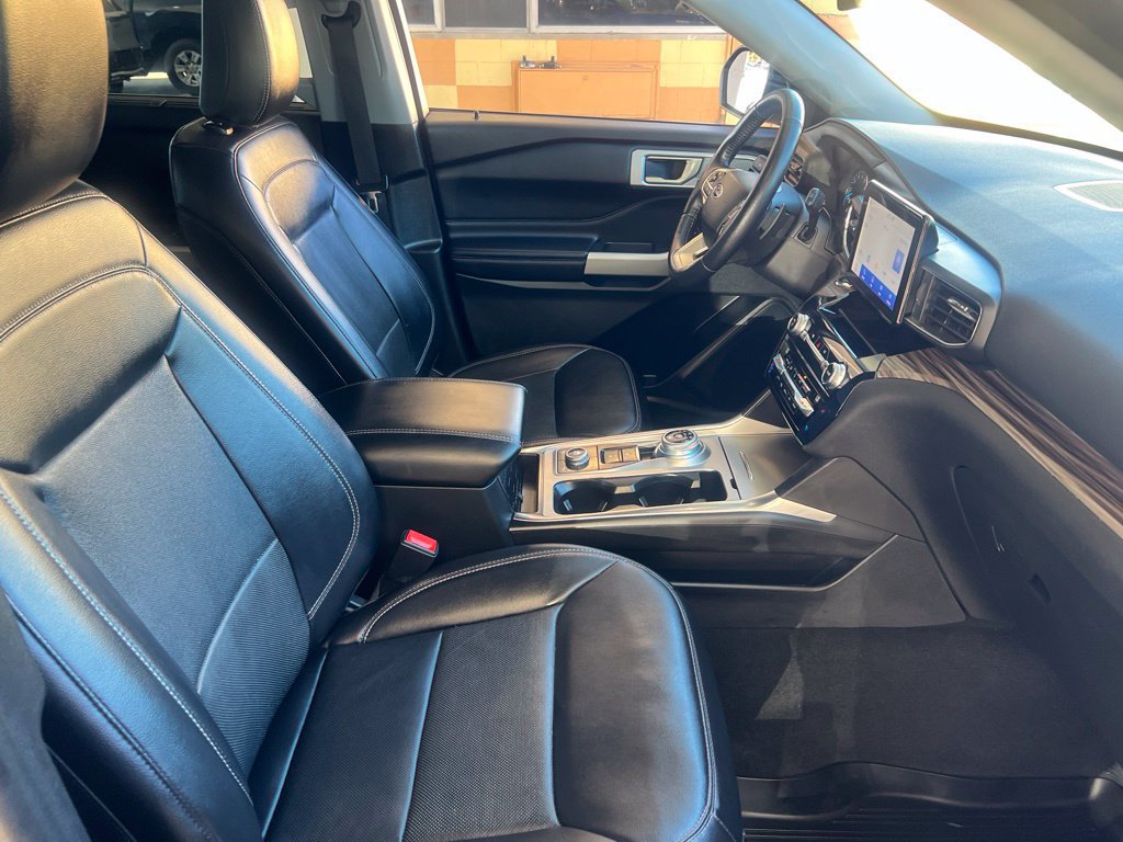Used 2021 Ford Explorer Limited w/ Hybrid Equipment Group 310A AWD/4WD image 21