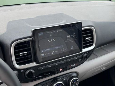 New 2026 Hyundai Venue SEL FWD image 31
