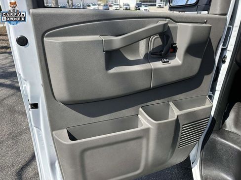 Used 2022 Chevrolet Express 2500 w/ Driver Convenience Package RWD image 16
