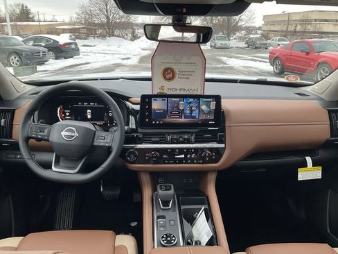 New 2026 Nissan Pathfinder Platinum w/ Cargo Package image 12