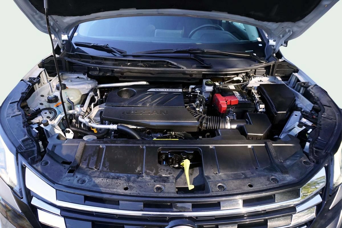 Used 2025 Nissan Rogue SV AWD/4WD image 13