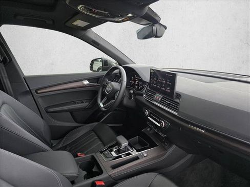 Used 2023 Audi Q5 2.0T Premium Plus w/ Premium Plus Package AWD/4WD image 8