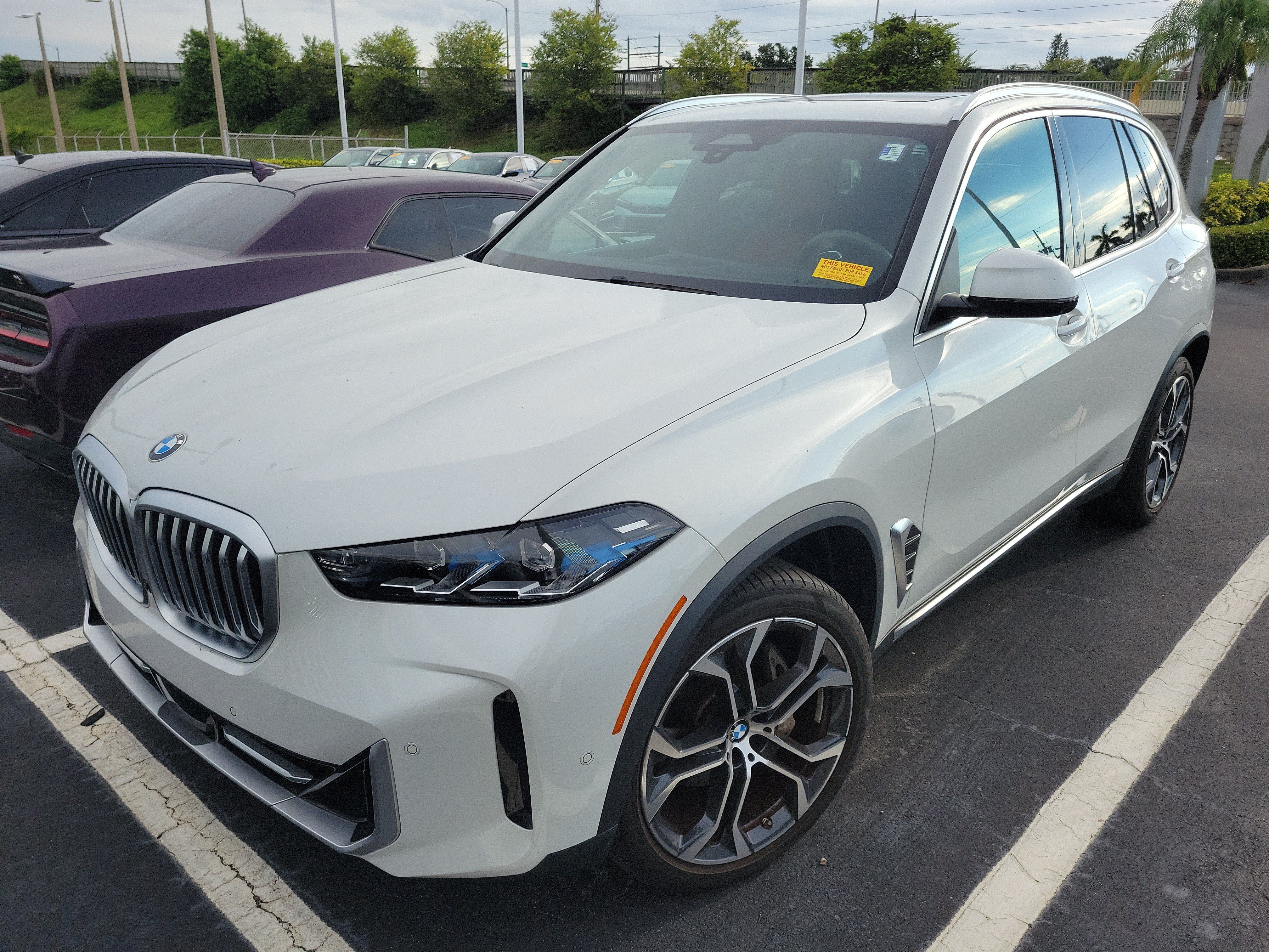 Used 2024 BMW X5 xDrive40i w/ Premium Package AWD/4WD image 1