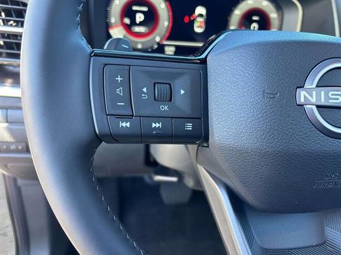 Used 2025 Nissan Rogue Platinum w/ Tech Package image 19