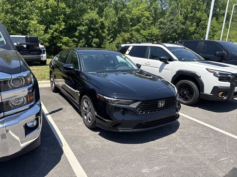 Used 2024 Honda Accord EX-L image 41