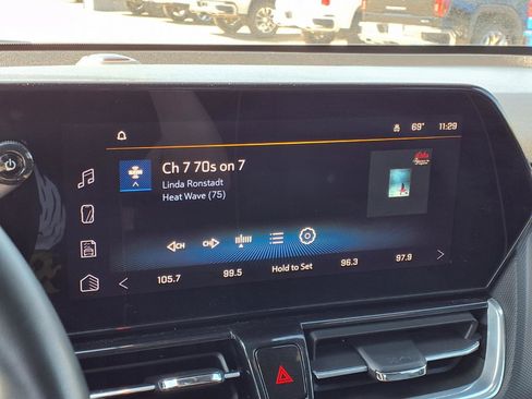 Used 2025 Chevrolet TrailBlazer ACTIV w/ Driver Confidence Package FWD image 4
