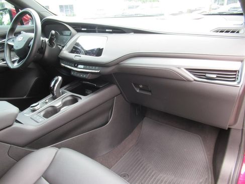 Used 2023 Cadillac XT4 Premium Luxury w/ Driver Assist Package FWD image 10