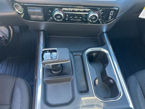 New 2026 GMC Sierra 1500 Elevation w/ LPO, Elevation Black Package AWD/4WD image 33