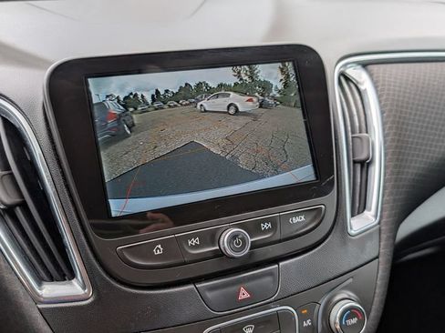 Used 2018 Chevrolet Malibu LT FWD image 10