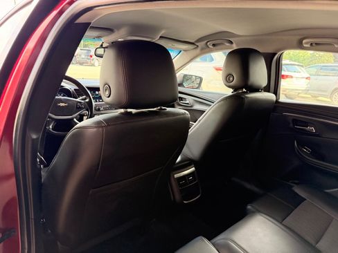 Used 2016 Chevrolet Impala LT w/ Convenience Package FWD image 11
