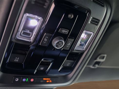 Used 2025 Cadillac Escalade Sport w/ Touring Package image 20