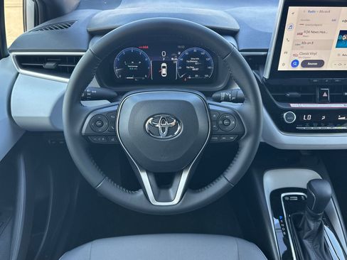 Certified 2026 Toyota Corolla SE w/ SE Package image 14