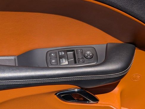 Used 2015 Dodge Challenger SRT Hellcat RWD image 11