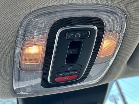 Used 2023 Hyundai Elantra Limited image 18