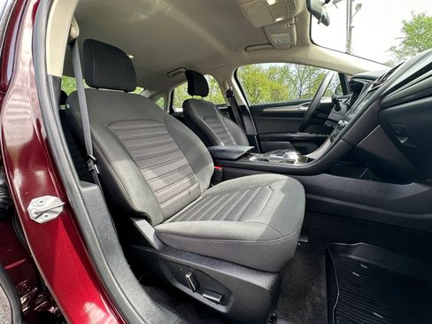 Used 2018 Ford Fusion SE FWD image 15