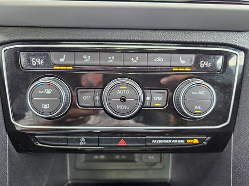 Used 2022 Volkswagen Atlas Cross Sport SE image 23