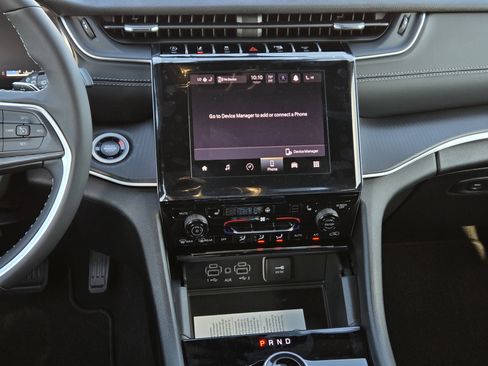 New 2025 Jeep Grand Cherokee L Altitude image 18