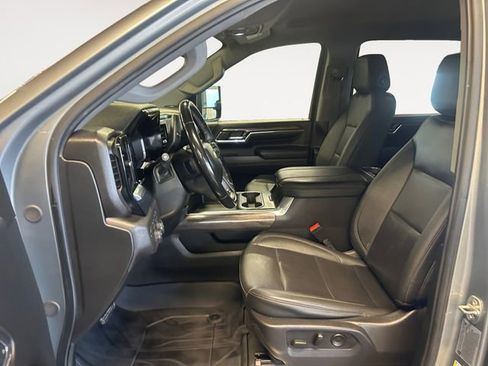 Used 2024 Chevrolet Silverado 3500 LTZ w/ LTZ Plus Package image 11