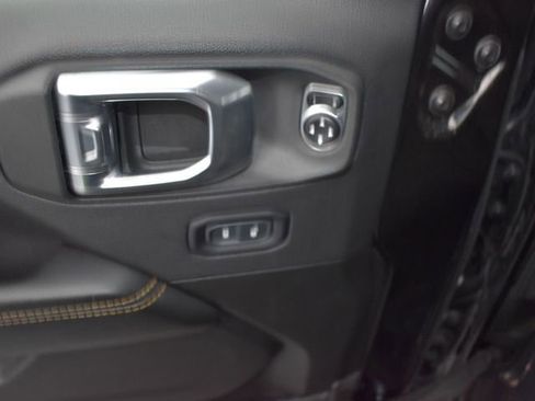 Used 2024 Jeep Wrangler Unlimited Sahara AWD/4WD image 12