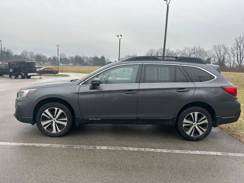 Used 2018 Subaru Outback 2.5i Limited image 12
