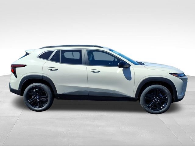 New 2026 Chevrolet Trax ACTIV FWD image 2