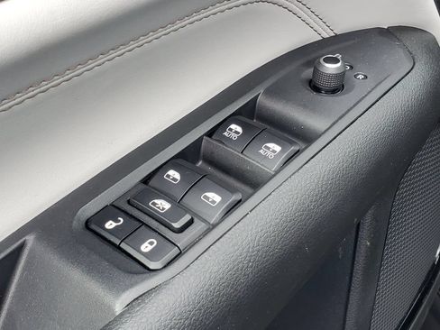 Used 2023 Jeep Compass Limited AWD/4WD image 7