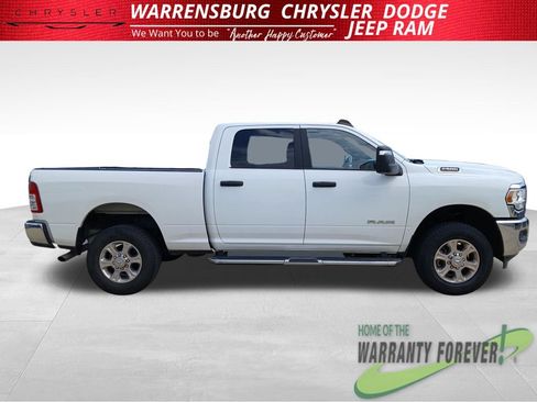 Used 2024 RAM 2500 Big Horn AWD/4WD image 3