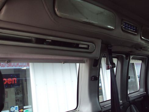 Used 2014 Chevrolet Express 1500 AWD image 15