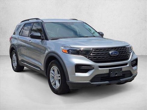 Used 2021 Ford Explorer XLT w/ Class III Trailer Tow Package RWD image 3