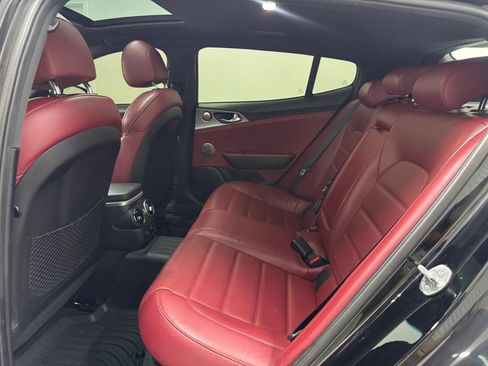 Used 2018 Kia Stinger GT2 AWD/4WD image 15
