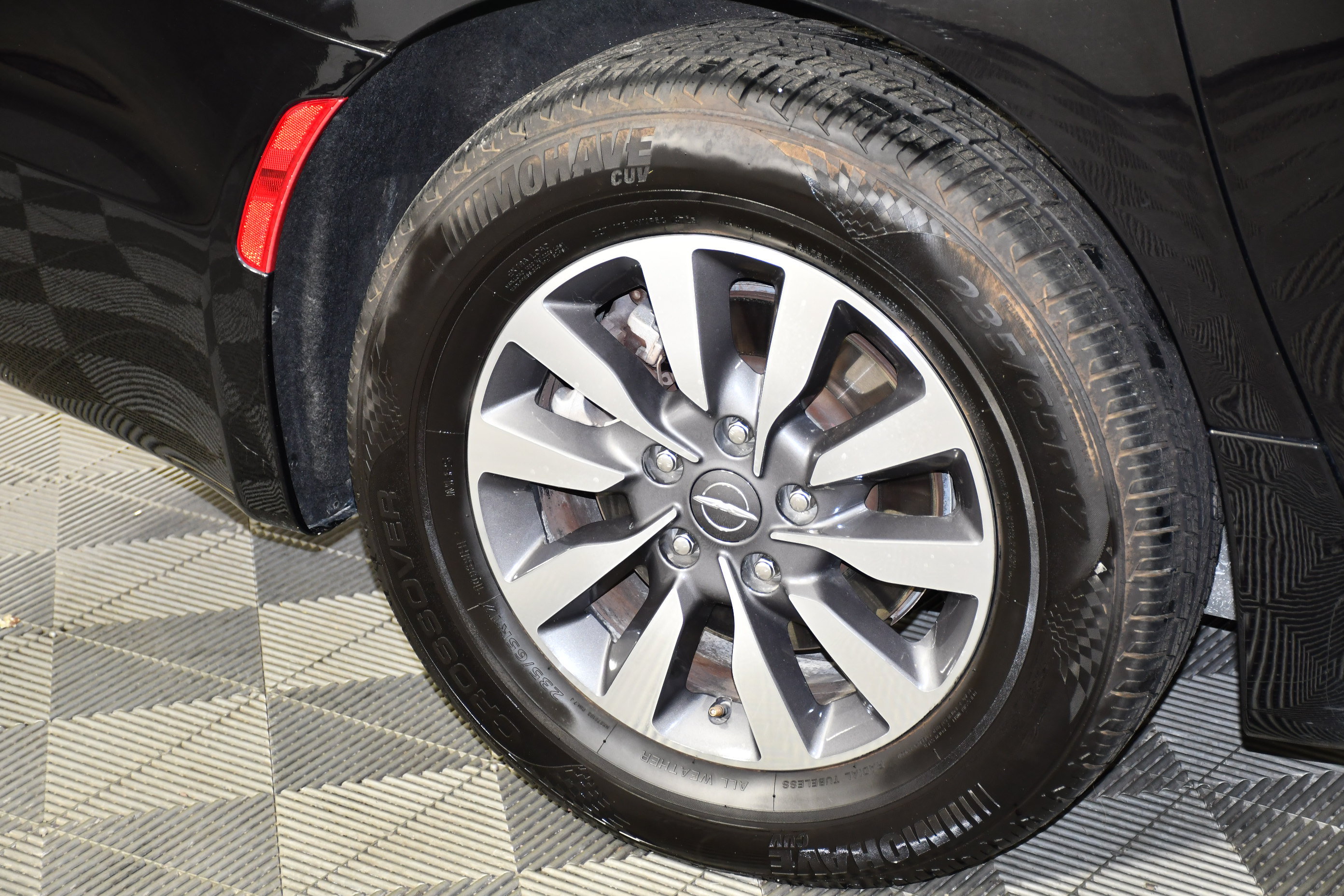 Used 2024 Chrysler Pacifica Limited FWD image 53