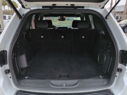 Certified 2022 Jeep Grand Cherokee Limited w/ Trailer Tow Group IV image 12