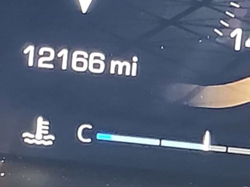 Certified 2026 GMC Sierra 1500 SLT image 11